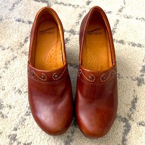 Dansko brown Leather clogs